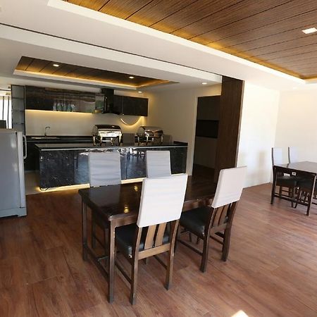 Royal Crown Hotel Γιανγκόν Εξωτερικό φωτογραφία
