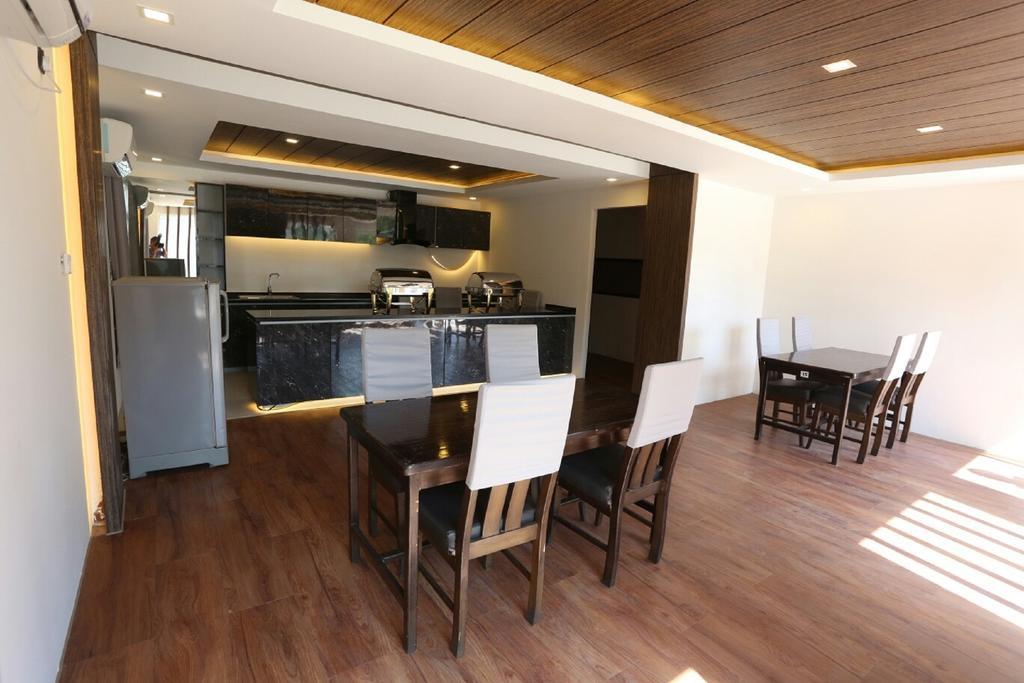 Royal Crown Hotel Γιανγκόν Εξωτερικό φωτογραφία