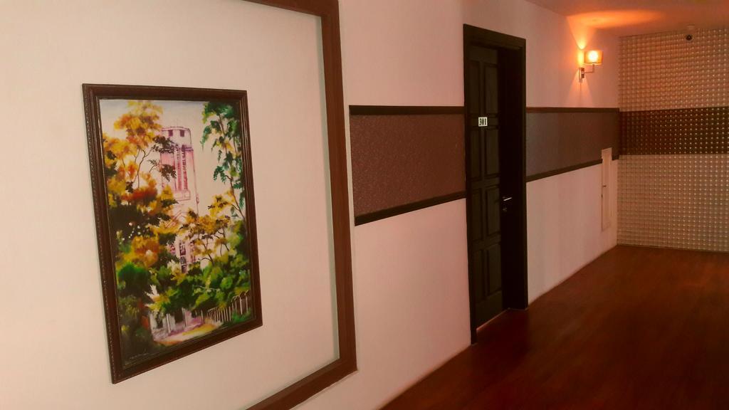 Royal Crown Hotel Γιανγκόν Εξωτερικό φωτογραφία
