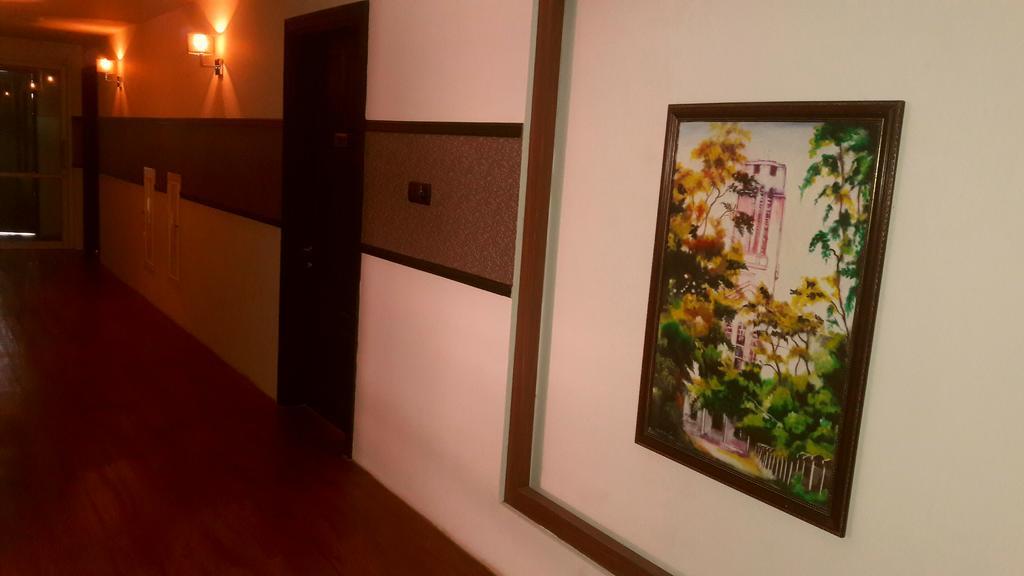 Royal Crown Hotel Γιανγκόν Εξωτερικό φωτογραφία